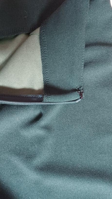 Široké zelené nohavice so zlatými gombíkmi, xs