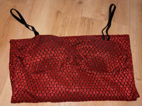 Červené metalické šaty, s