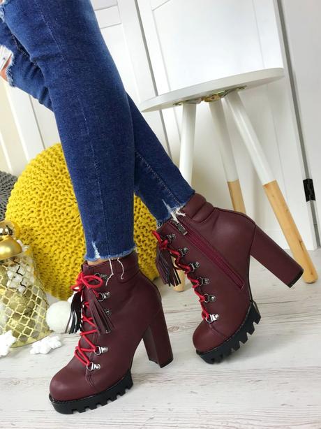 Dámske čižmy s červenými okrásnymi šnurkami, 37