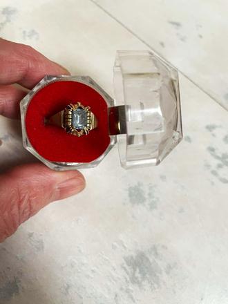 Prsteň s akvamarínom,