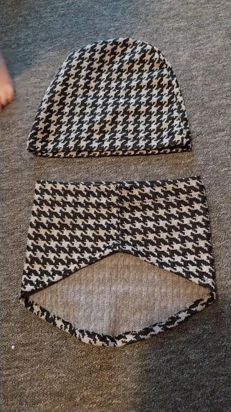 Čiapka nakrcnik, 110