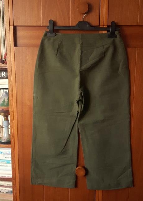 Dámske bavlnené trojštvrťové khaki nohavice, s