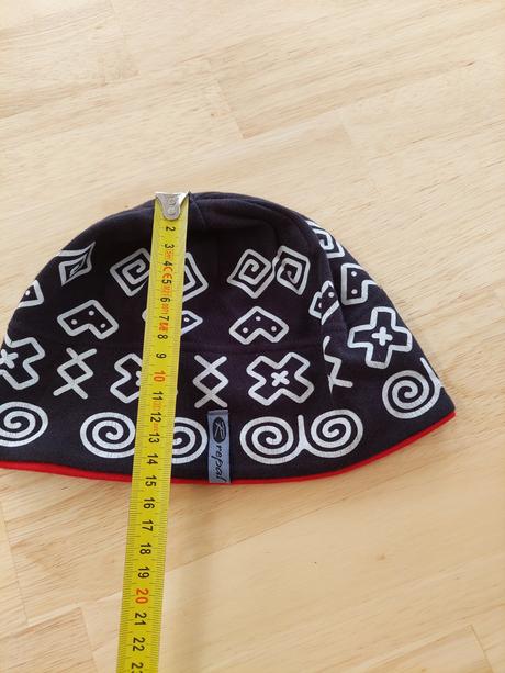 Čiapka so slovenskou tematikou, repal