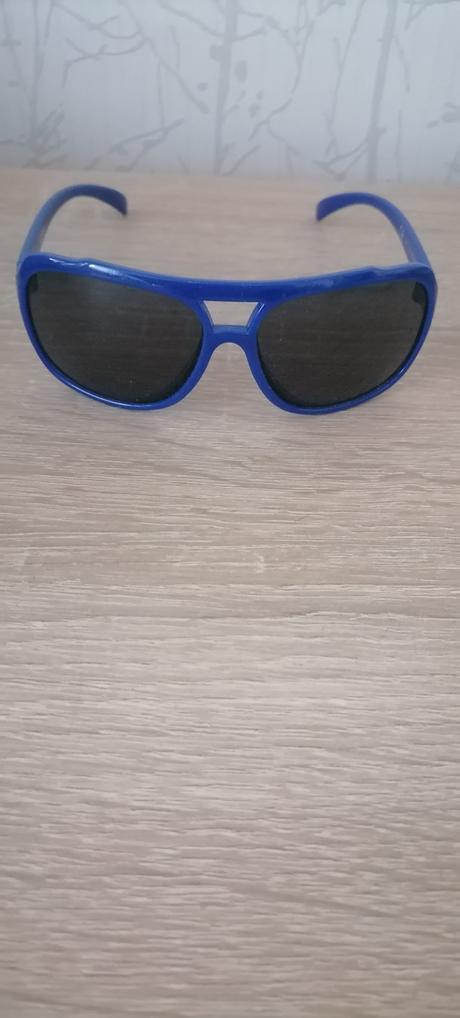 3x nosené okuliare s puzdrom, 