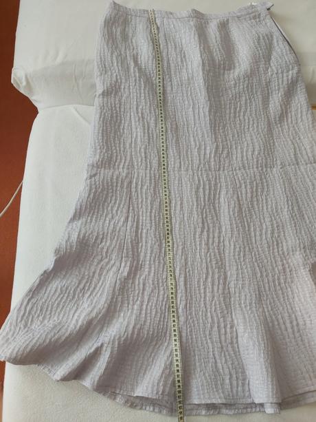 Spoločenský kostým, 42