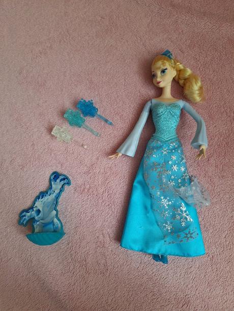 Barbie elsa strieľajúca vločky,