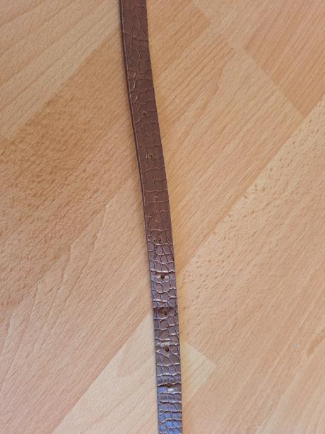 Klasický hnedý opasok, 