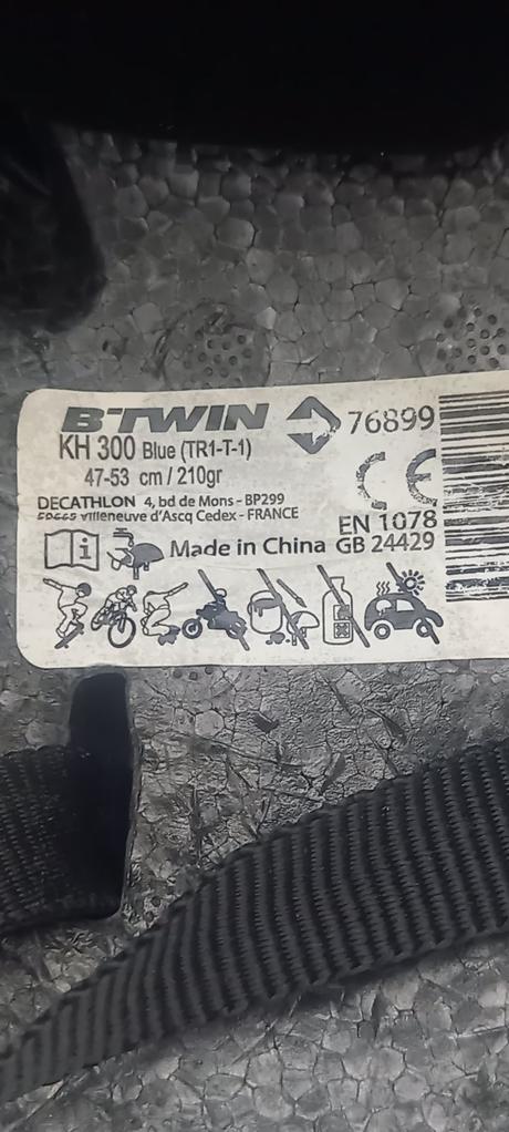 Prilba na bicykel, s