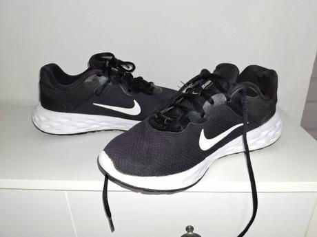 Vzdušné odľahčené tenisky nike vyborny stav, nike,42