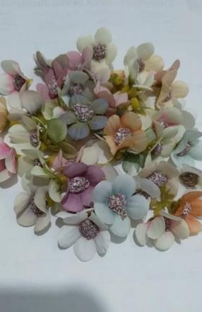 Malé kvietky 50ks 2cm, 