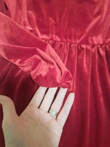 Zamatové šaty, sinsay,140