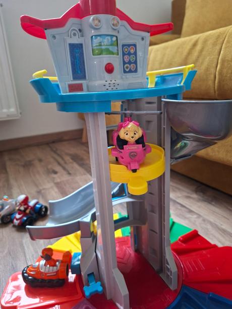 Labkova patrola -centrala paw patrol, 