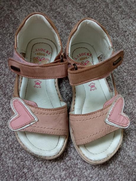 Sandálky, lasocki,24
