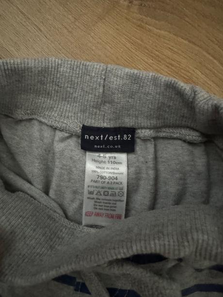 Kraťasky next, next,110