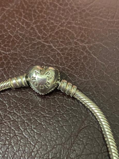 Pandora srdiečkovy naramok, pandora