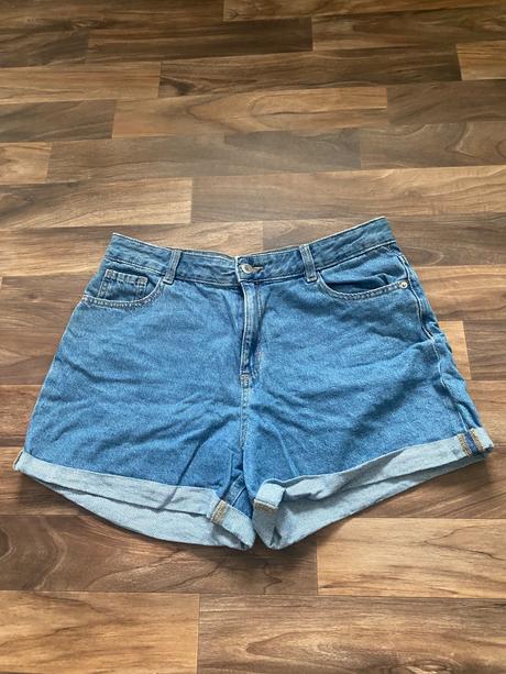 Kraťasy, clockhouse,42