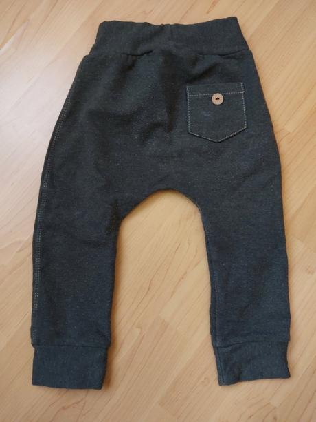 Pudlové tepláčky, 86