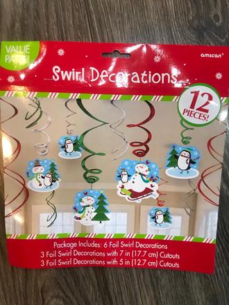 Závesné dekorácie na vianočnú párty,