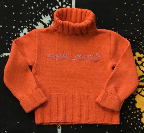 Rolákový sveter, 104