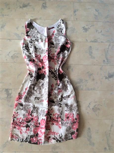 Púzdrové batistové šaty s/m, m