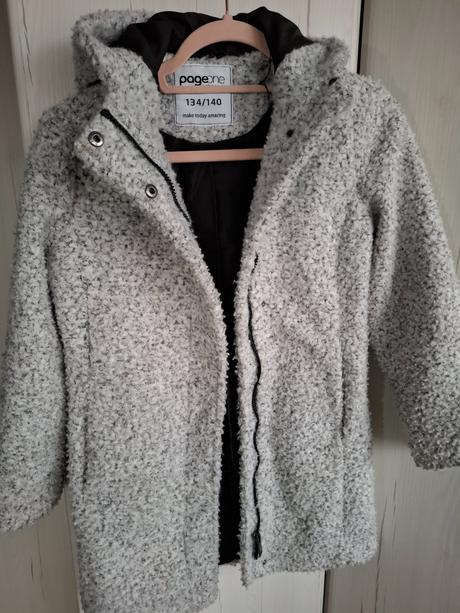 Kabát pre parádnicu, 140