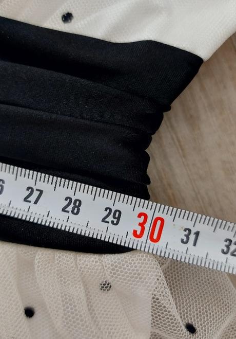 Čiernobiele šaty na ramienka, 36