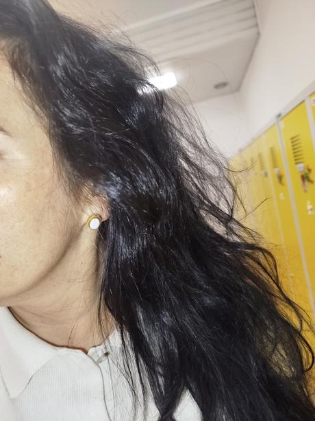 Zlaté náušnice s opalom,