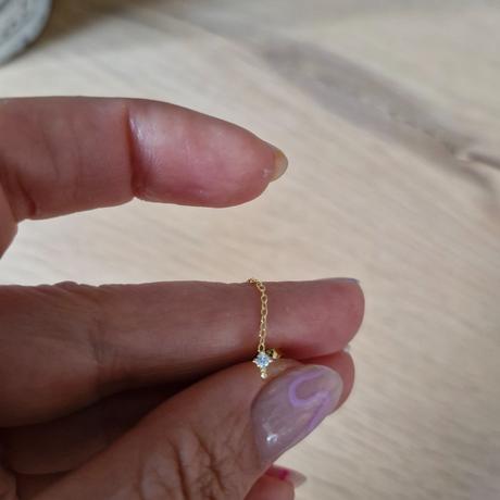 Dvojitá náušnica s retiazkou, 