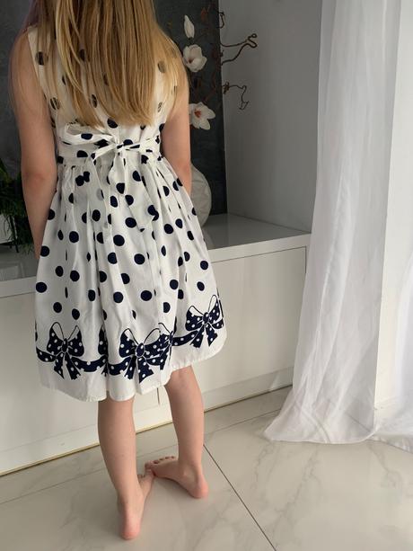 Dievčenské šaty, 128