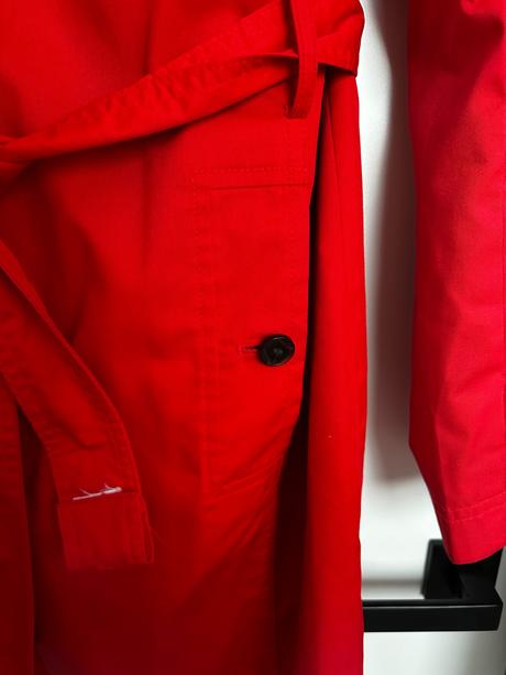 Červený kabát, c&a,l