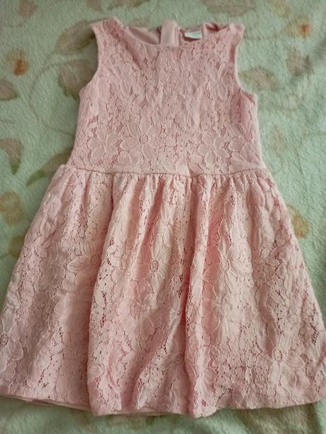 Čipkované šaty, 140