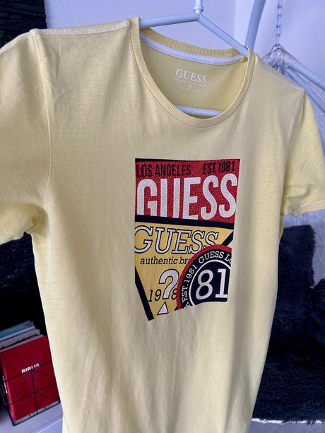 Krásne štýlové bledožlté tričko guess, guess,164