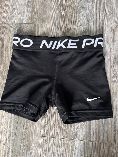 Nike pro kraťasy, nike,140