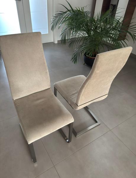 Jedálenské stoličky, 