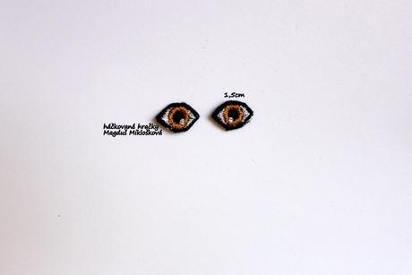 Vyšívané očká 1x1,5cm,