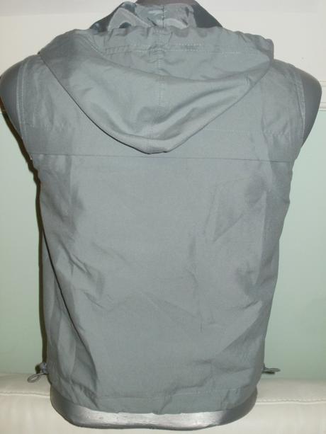 Vesta s kapucňou, s