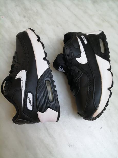 Botasky znackove  čiernobieke vel. 27, nike,27