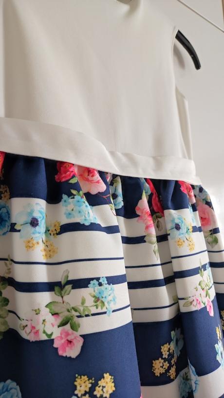 Uzasne nenosene saty, ako nove, 122