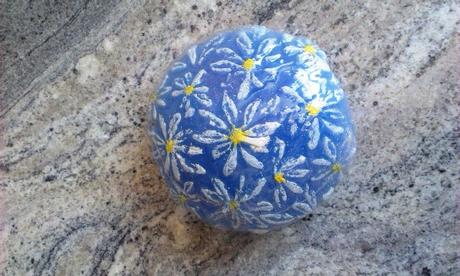 Sviečka disk- modrá kvietkovaná,