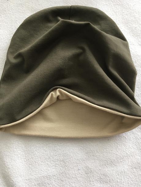 Obojstranná čiapka, <50