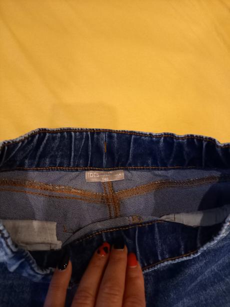 Rifle so šitím na kolene, 140