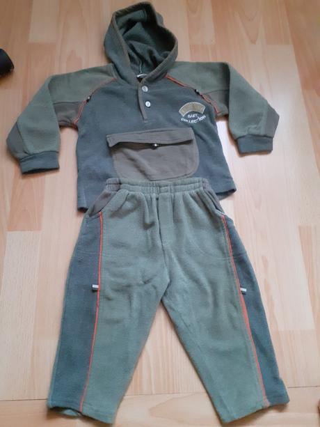 Teplákové súpravy, 92