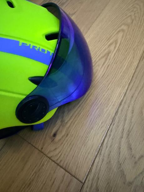 Lyžiarska prilba, etape,m