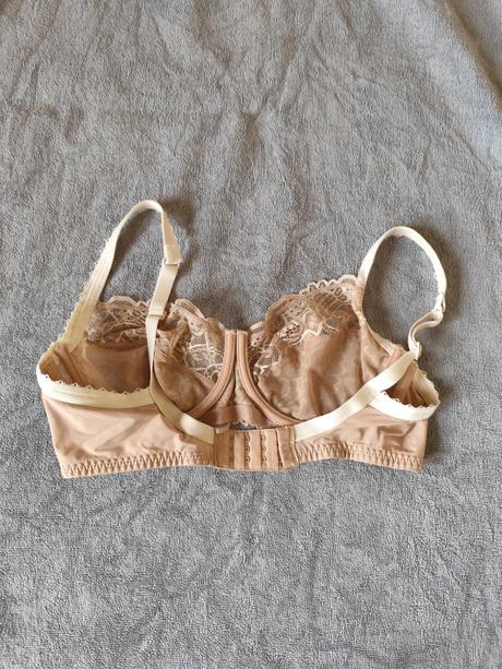 Čipkovaná podprsenja telovej farby, veľ. 80c, nová, tezenis,80c