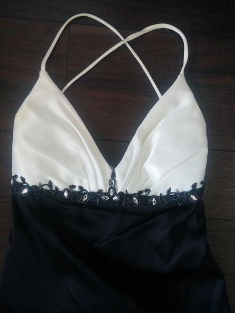 Dlhe spolocenske saty, 38