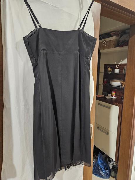 Spoločenské šaty, 38