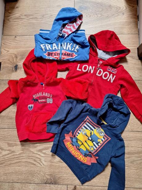 Mikiny sedia na 104, 104