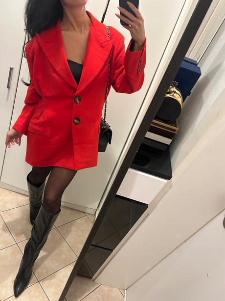 Červené lux. sako, 