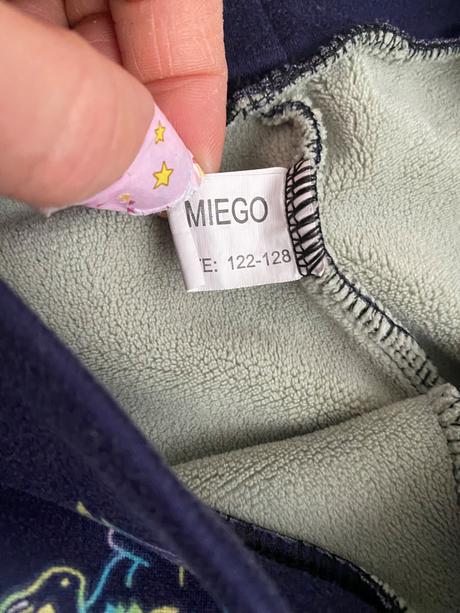 Zateplene leginy s jednorozcami, 122