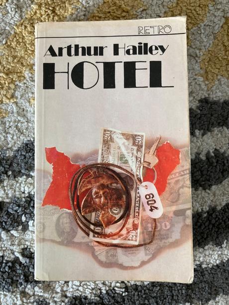 Hotel arthur hailey (1983), 